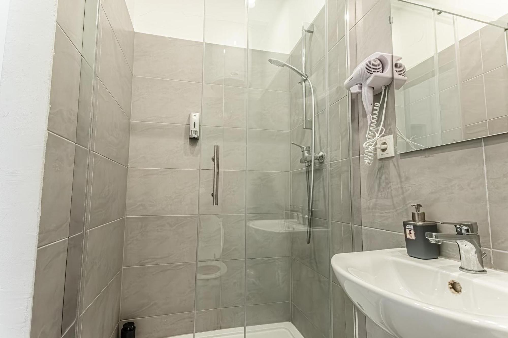 Lovely 1Br Apt. Near Akh Hospital Відень Екстер'єр фото
